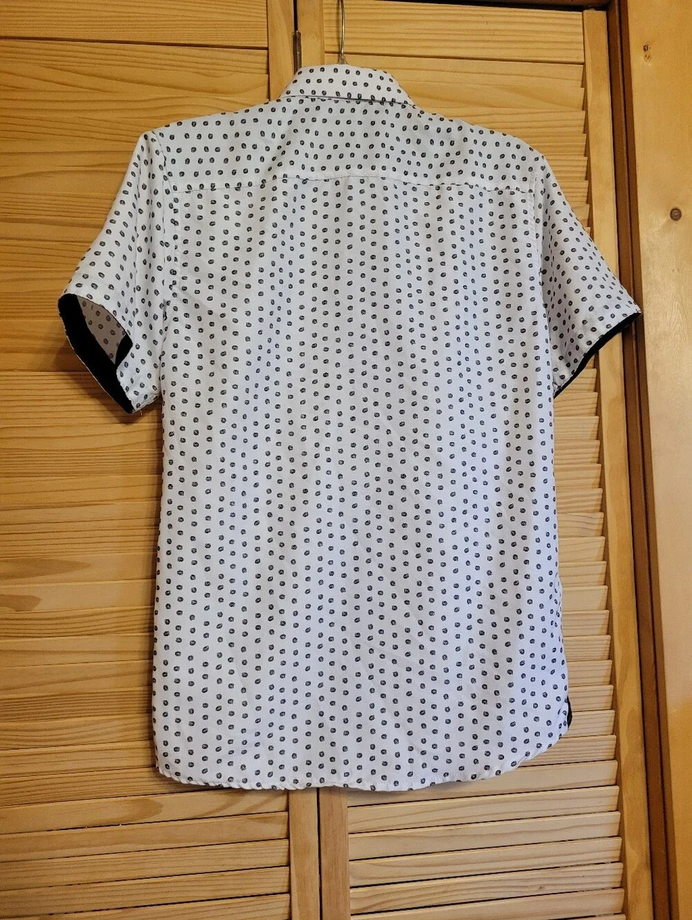 Silver Stone Collection Mens Short Sleeve modern fit size small shirt